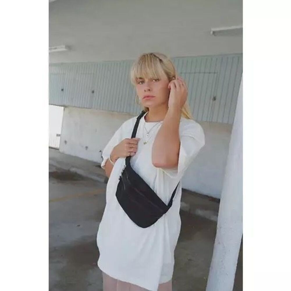 ✨Kipling Yasemina White Fanny Pack✨